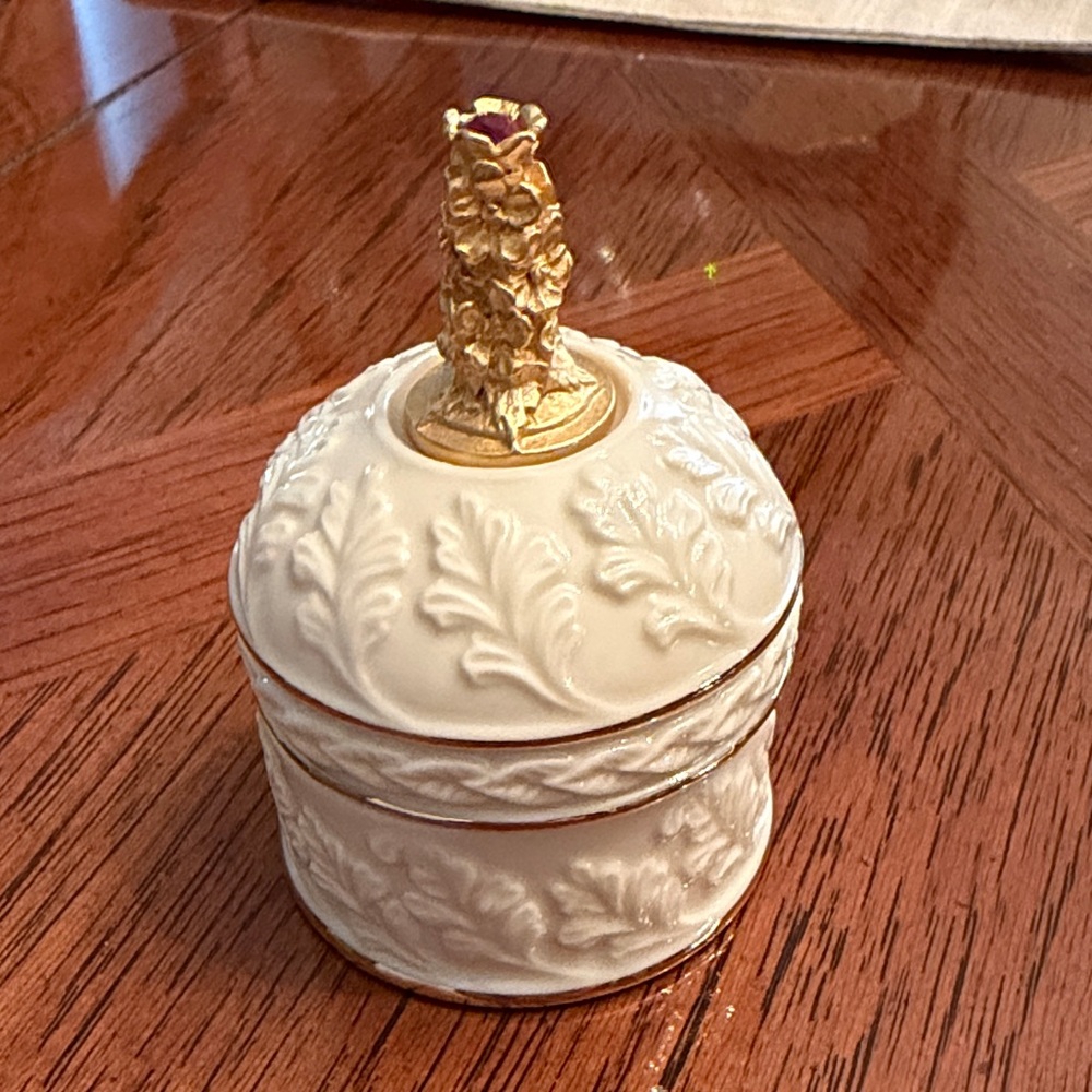 Lenox Treasure Collection 24k Hand Painted Elegant Decorative Box